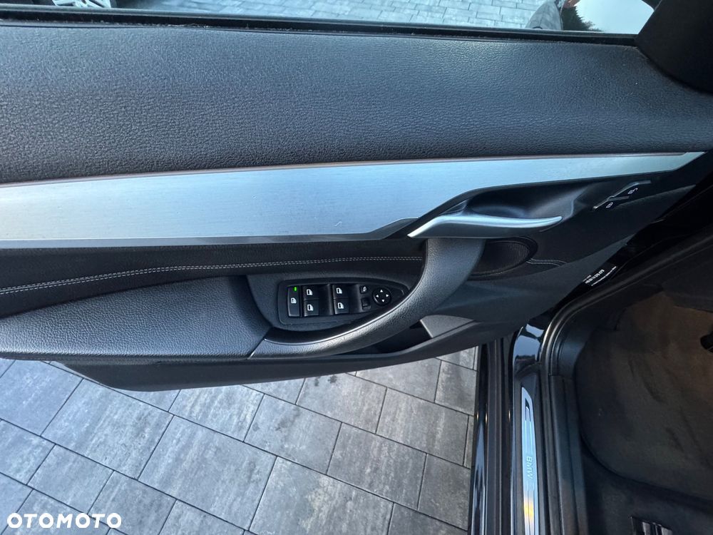 BMW X1 xDrive20i xLine sport - 6