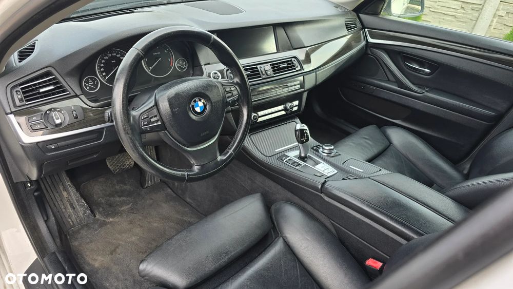 BMW Seria 5 525d - 22