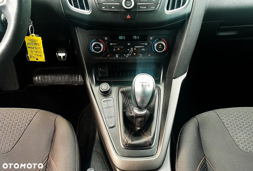 Ford Focus 1.5 EcoBoost Start-Stopp-System ST-Line - 16