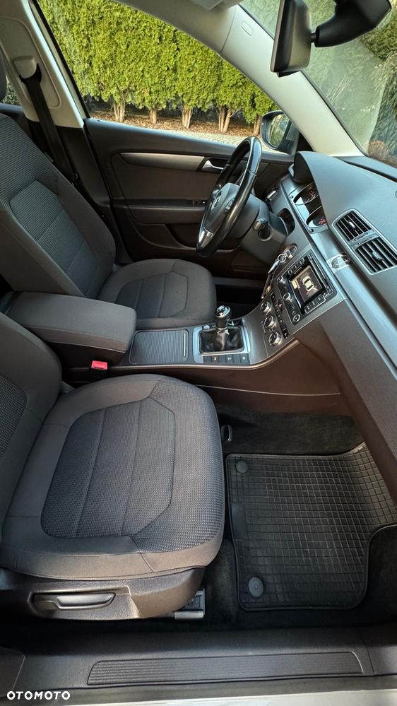 Volkswagen Passat 2.0 TDI Comfortline - 5