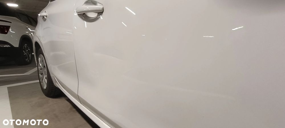 Peugeot 208 - 5