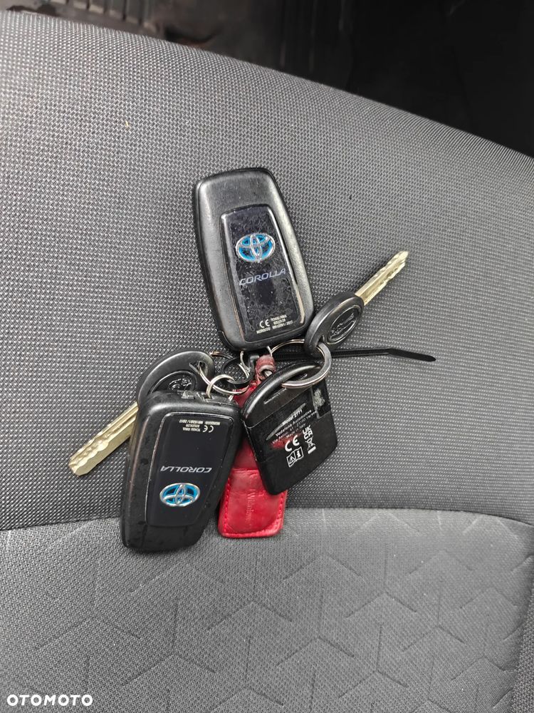 Toyota Corolla 1.8 Hybrid Comfort - 12