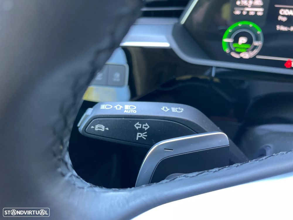 Audi Q8 e-Tron 55 quattro Advanced - 28