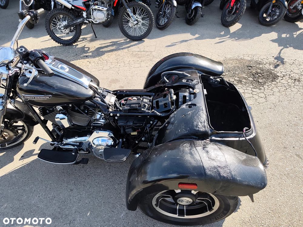 Harley-Davidson FLHTCU Ultra - 24