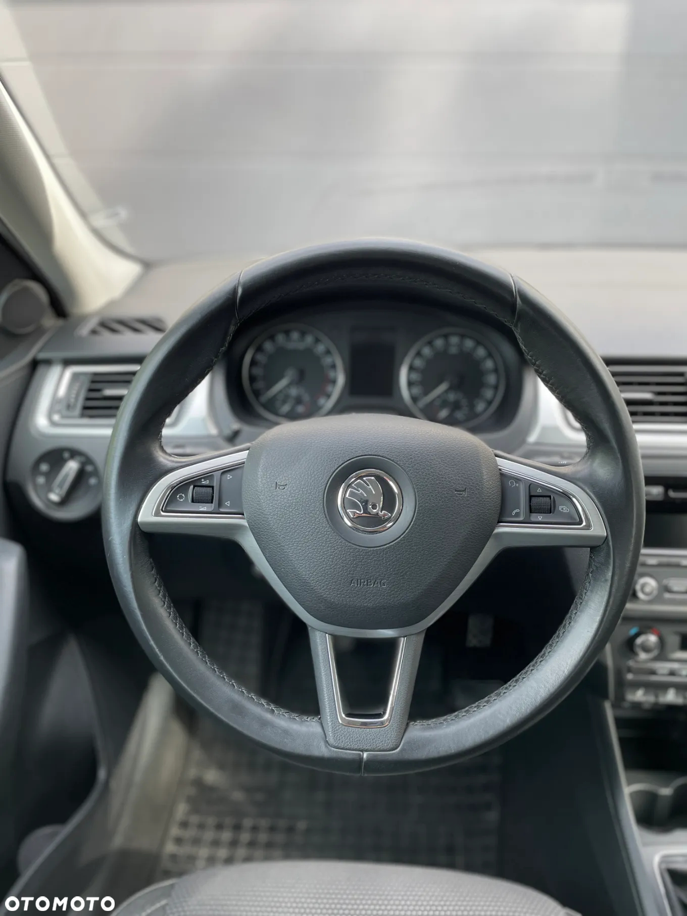 Skoda RAPID 1.6 TDI DPF Elegance Max - 13