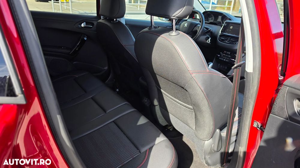 Peugeot 2008 1.2 PureTech Turbo GT-Line - 16