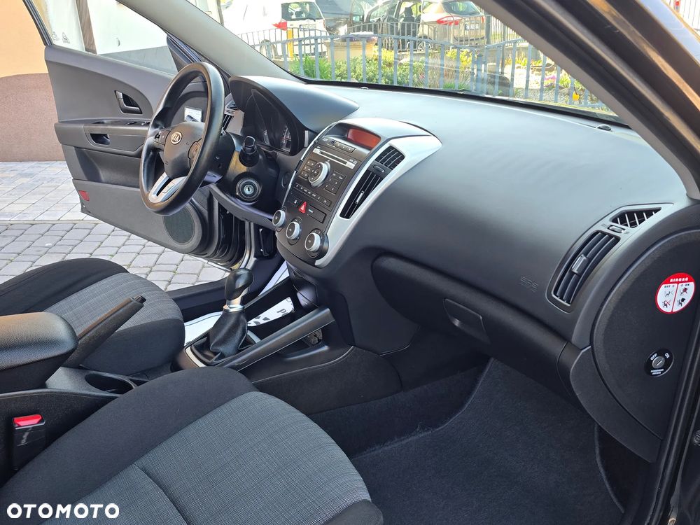 Kia Ceed 1.4 CVVT Edition 7 - 29