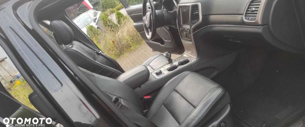 Jeep Grand Cherokee - 35