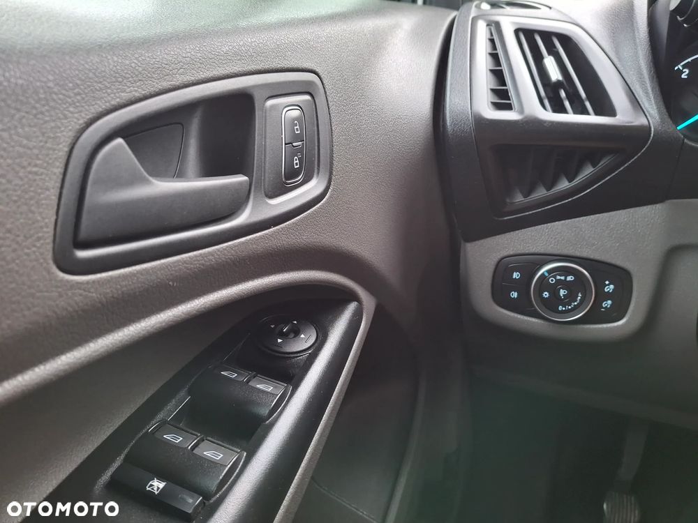 Ford Tourneo Connect 1.5 EcoBlue Trend - 24