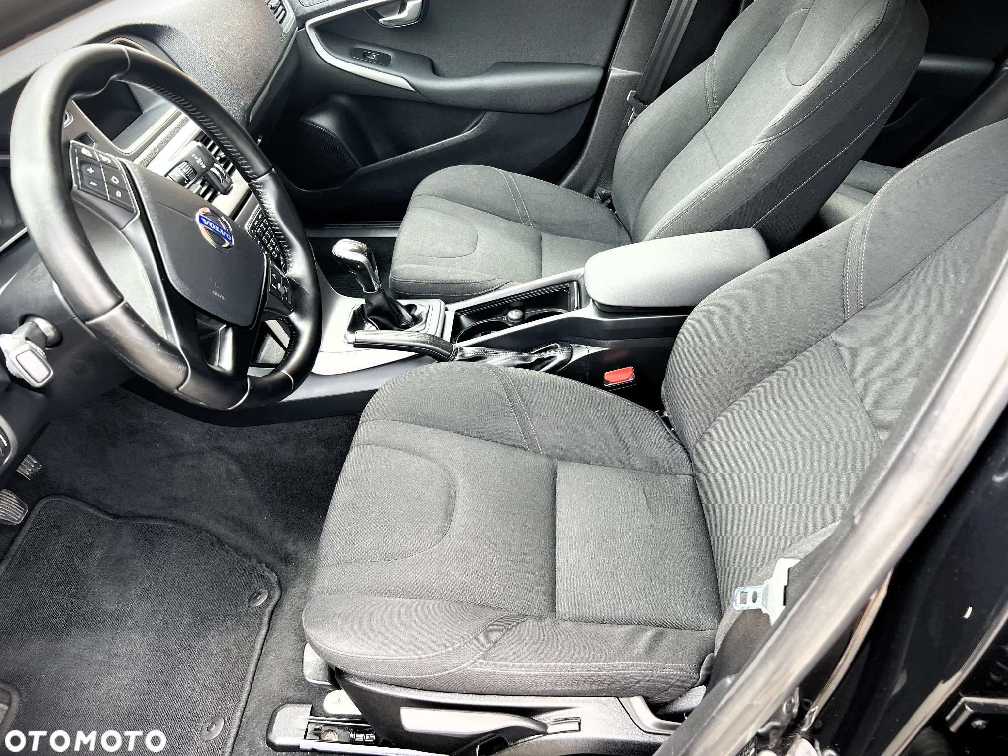 Volvo V40 D2 - 10