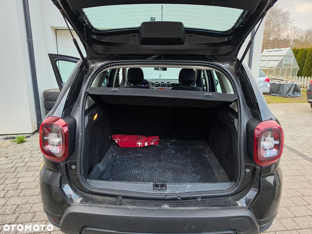 Dacia Duster 1.6 SCe Blackshadow S&S - 6
