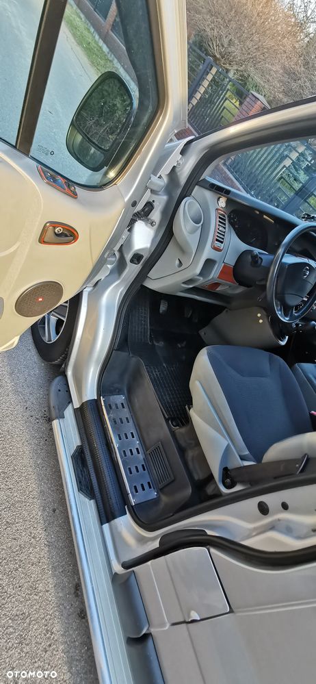 Nissan Primastar - 11