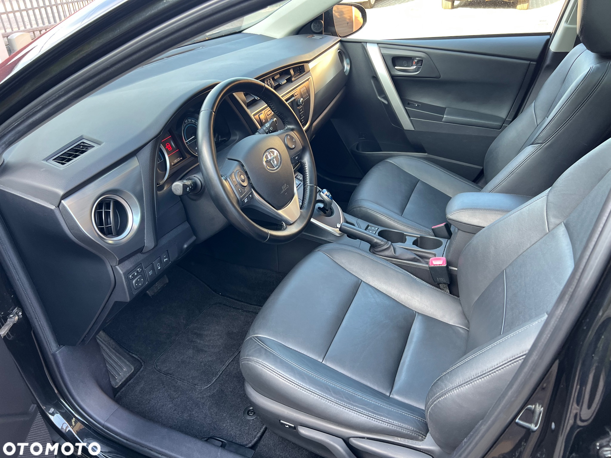 Toyota Auris 1.8 HSD Prestige - 18
