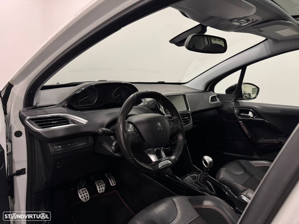 Peugeot 2008 1.6 BlueHDi GT Line - 6