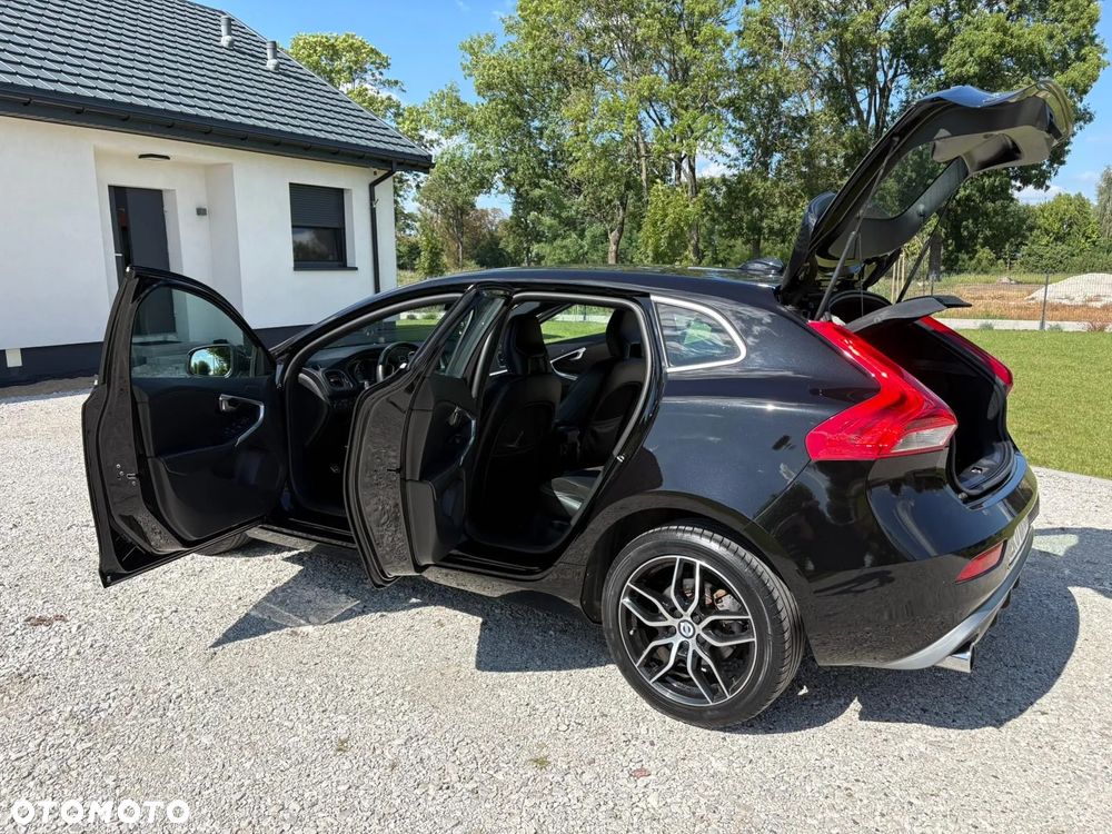 Volvo V40 D2 Drive-E R-Design Momentum - 12
