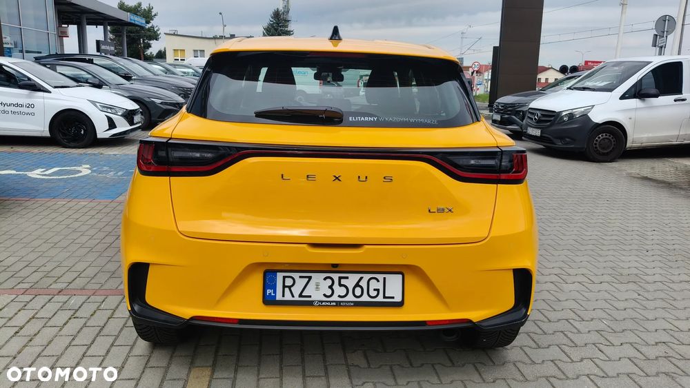 Lexus LBX 1.5 Hybrid - 5