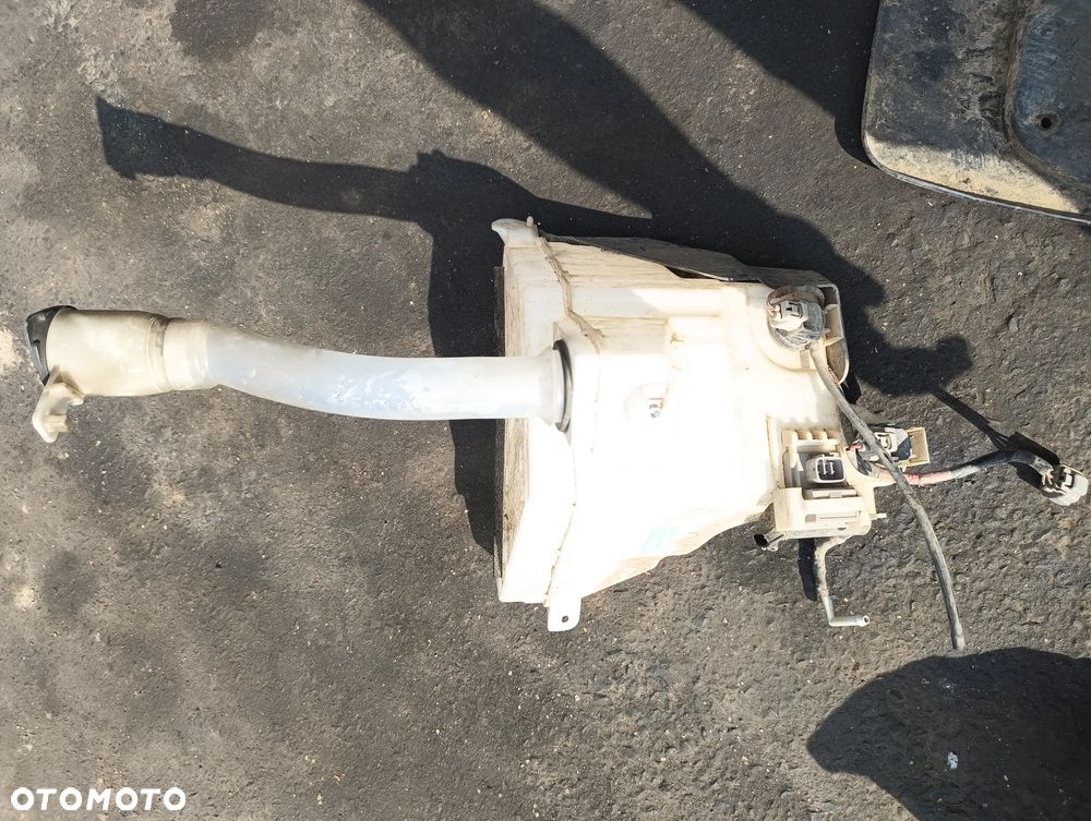 ZBIORNICZEK SPRYSKIWACZY TOYOTA LAND CRUISER VII J150 PRADO 2.8 17-23R