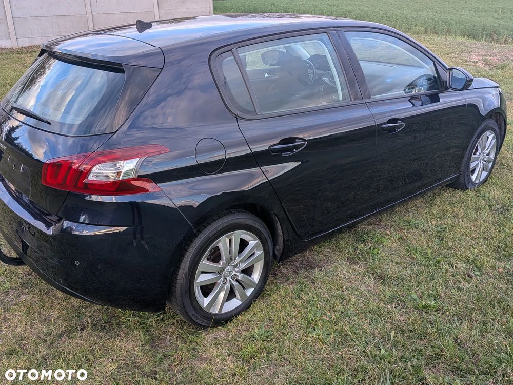 Peugeot 308 - 8