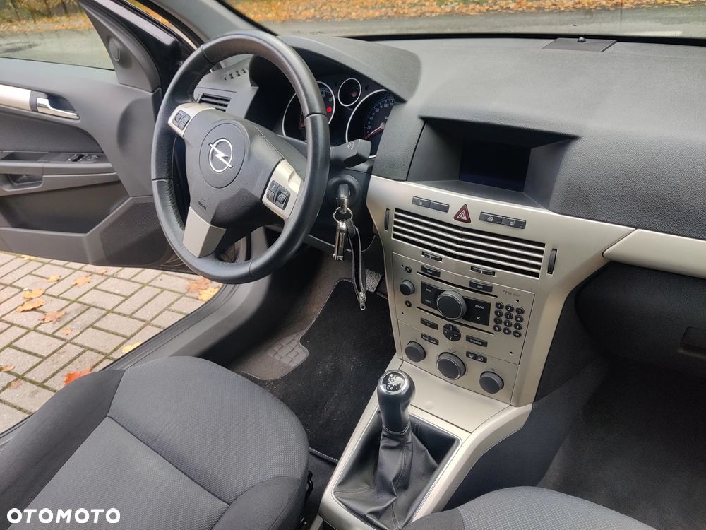 Opel Astra 1.6 Caravan Catch me - 25