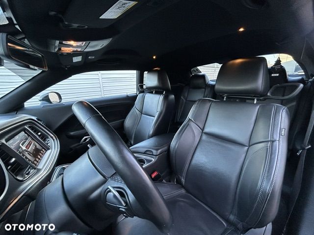 Dodge Challenger - 9