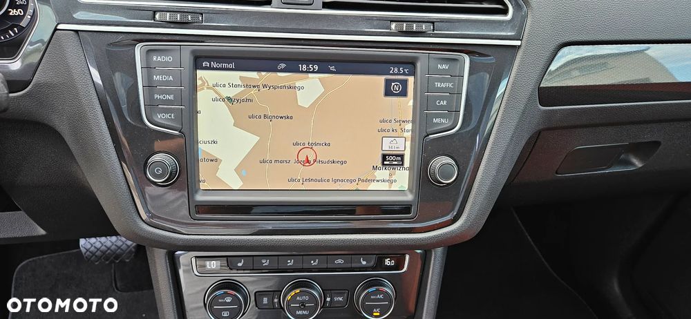 Volkswagen Tiguan - 21