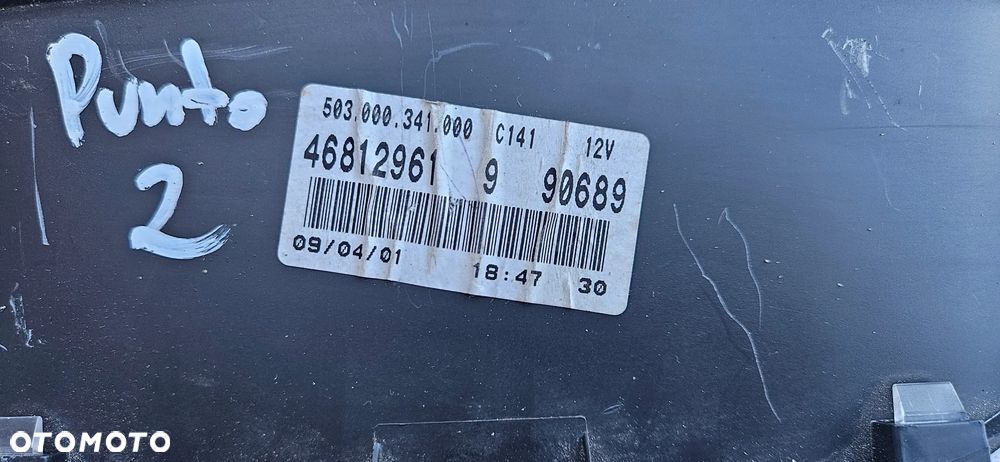 Fiat Punto II 2 1.2 8V 44 Kw 60 Km 188A4000 Zestaw startowy do odpalenia auta komputer 73501283 skrzynka bezpieczników 46760249 licznik 46812961 skrzynka bezpieczników BSI 46795988  Stacyjka z kluczykiem - 11