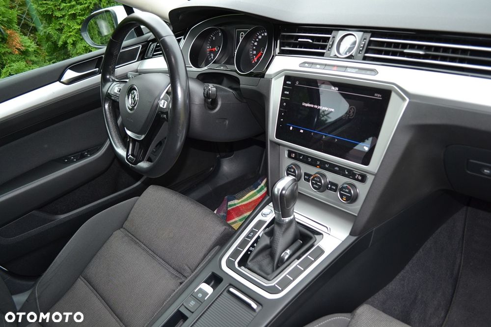 Volkswagen Passat - 13
