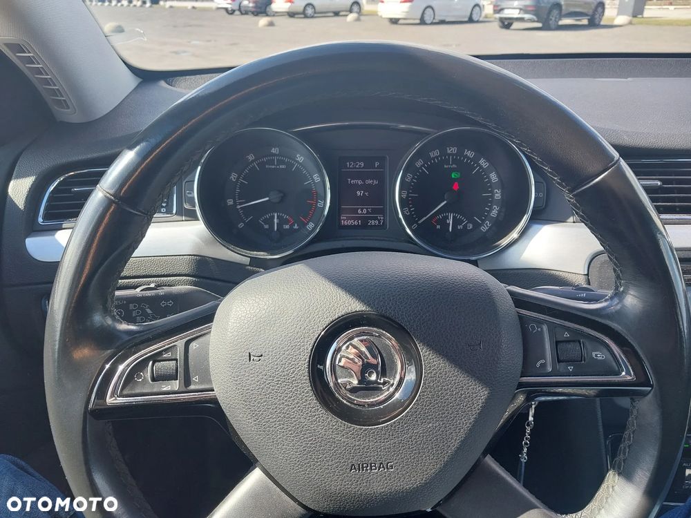 Skoda Superb 2.0 TSI Ambition DSG - 9