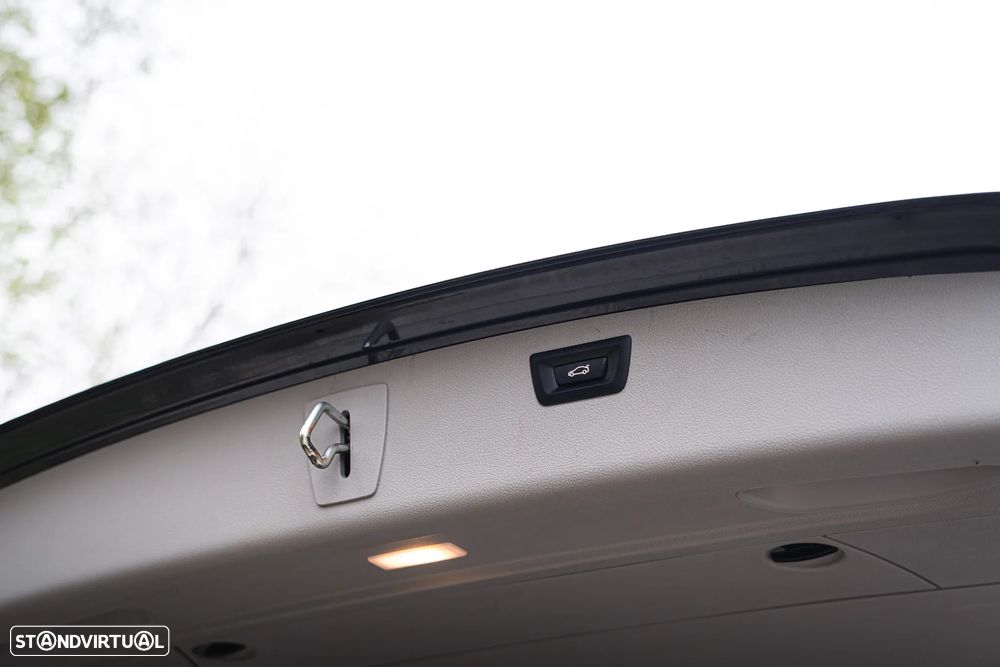 BMW 320 d Navigation Auto - 24