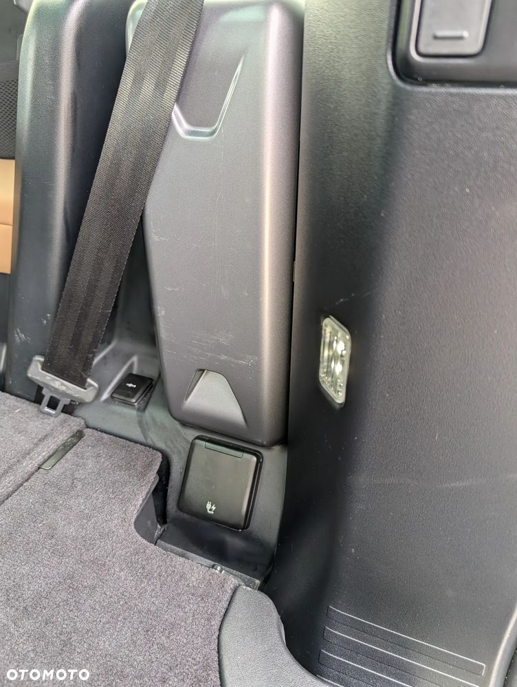 Land Rover Defender 3.0 D300 mHEV X-Dynamic HSE - 25