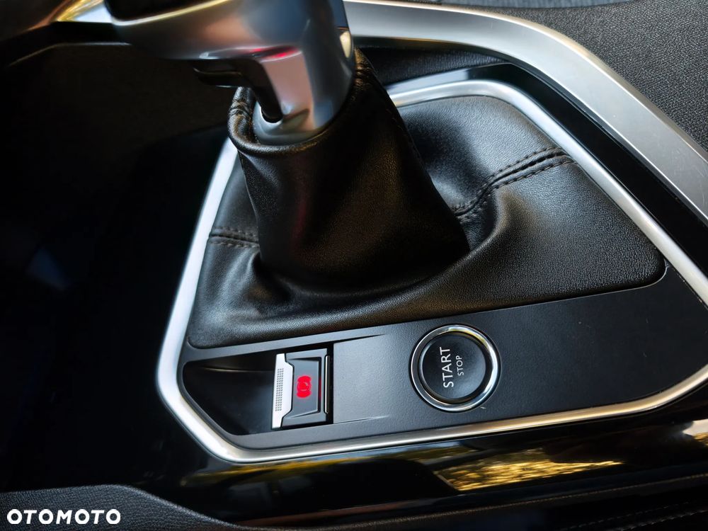 Peugeot 3008 PureTech 130 Stop & Start GPF Allure - 34