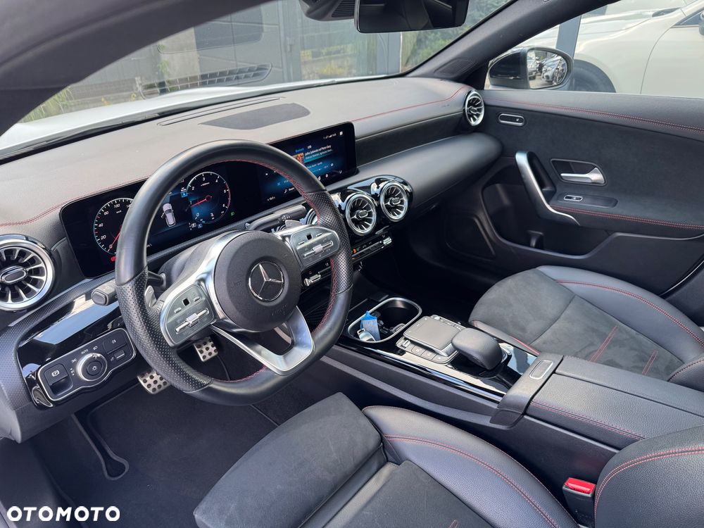 Mercedes-Benz CLA 200 d 4Matic 8G-DCT AMG Line - 14