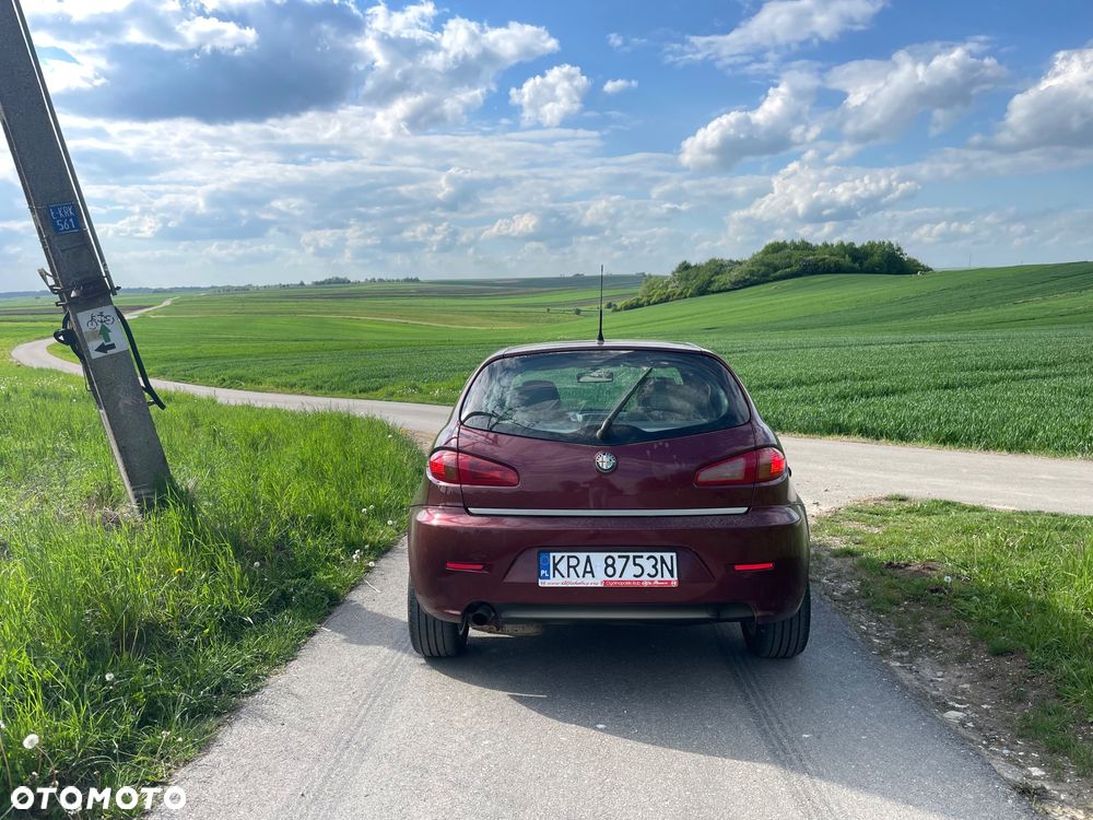 Alfa Romeo 147 1.9 JTD 16V Progress - 7