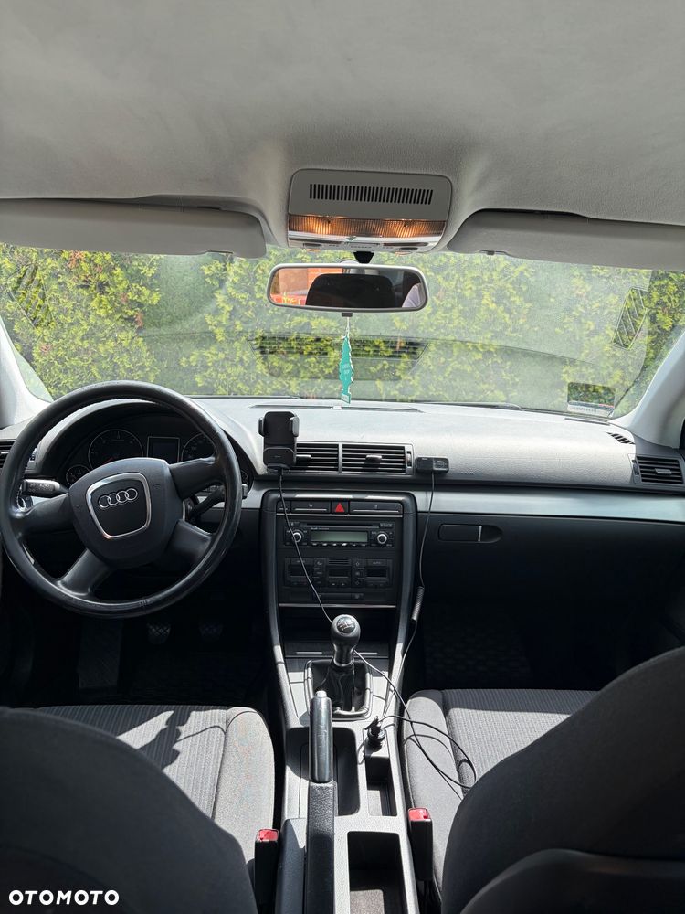 Audi A4 Limousine - 8