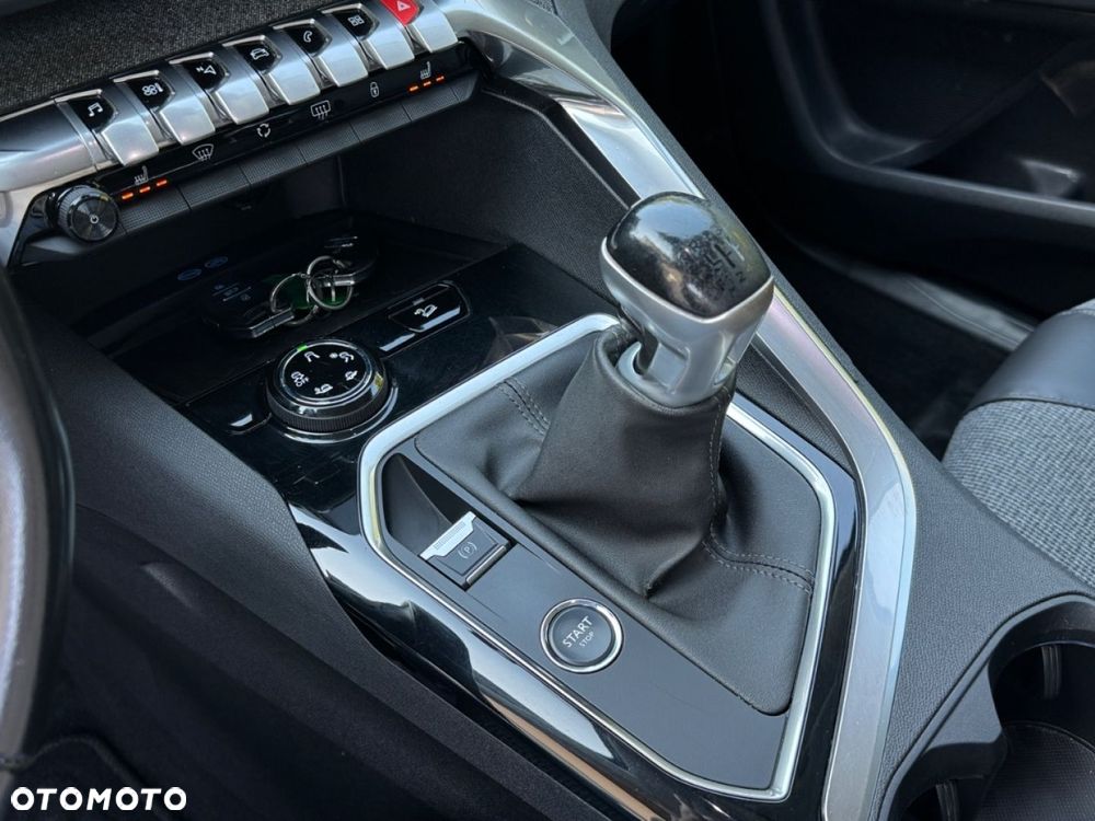 Peugeot 3008 - 19