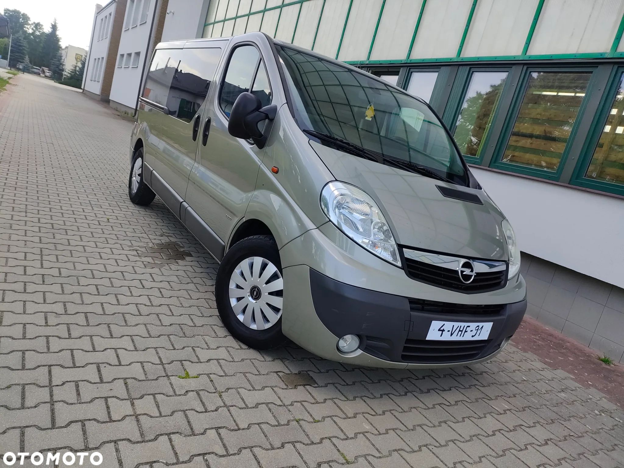 Opel Vivaro - 1