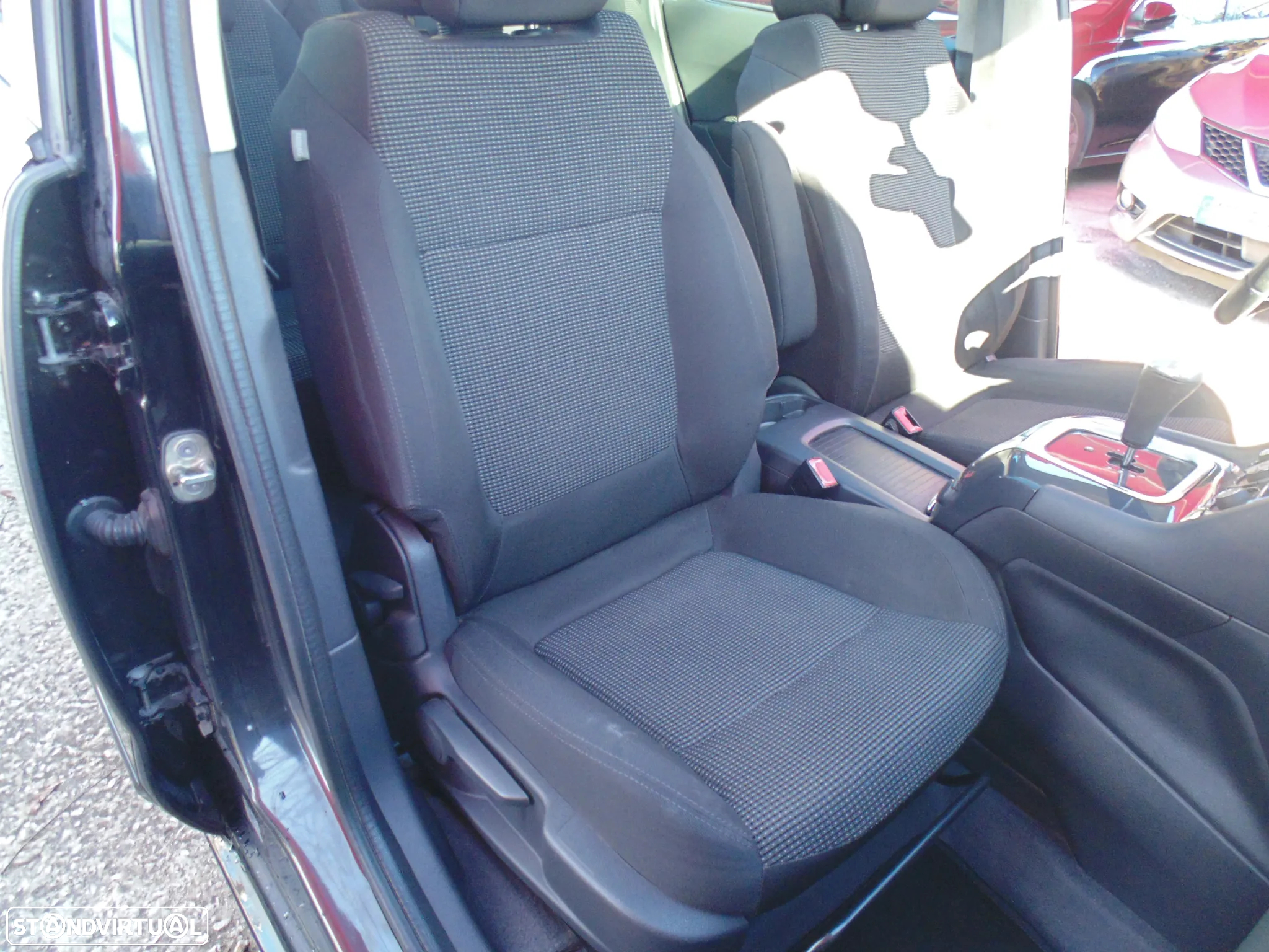 Peugeot 5008 1.6 E-HDi Tech-Motion CMP6 - 16