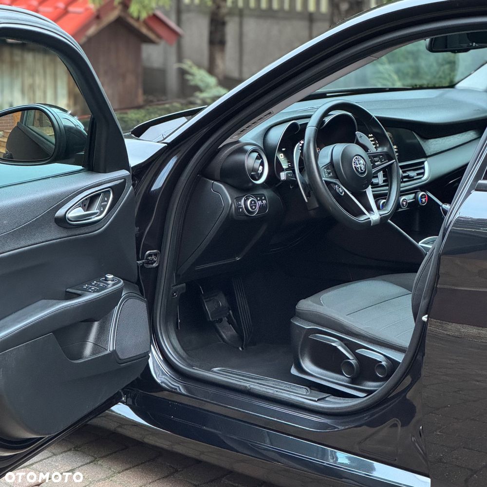 Alfa Romeo Giulia - 13