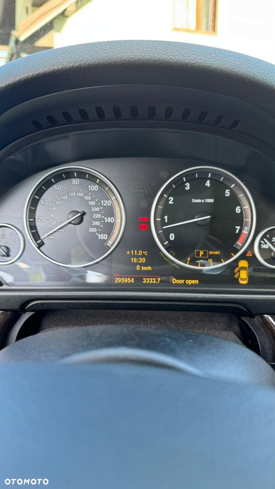 BMW Seria 5 535i - 12