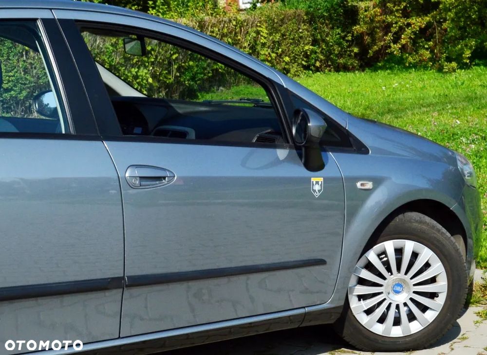 Fiat Grande Punto - 12
