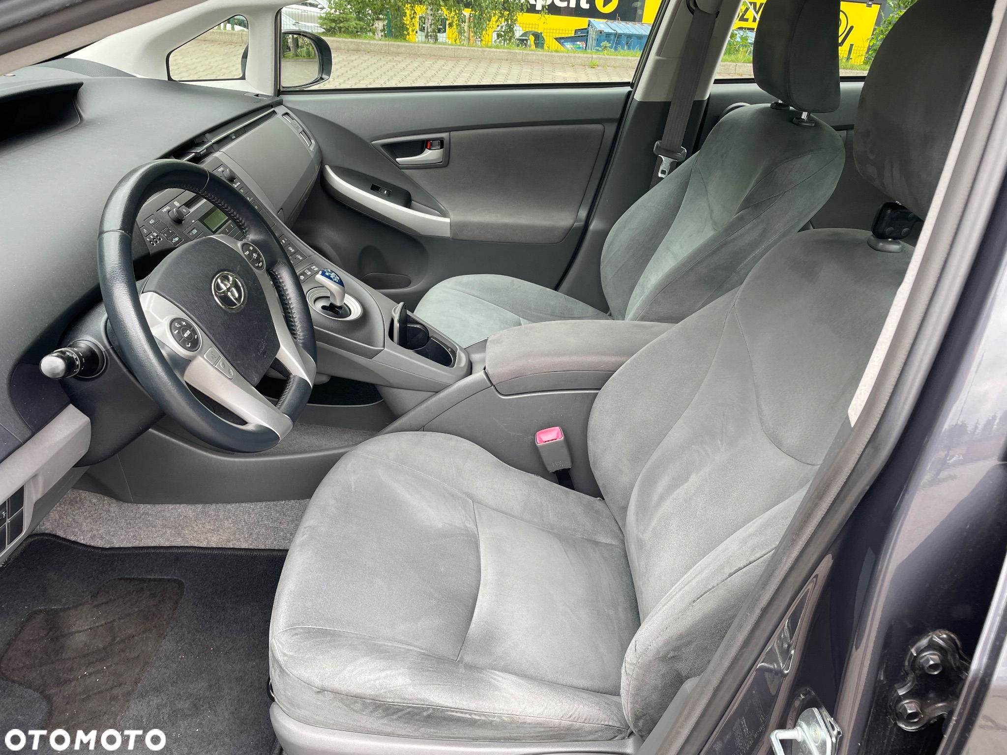 Toyota Prius (Hybrid) Comfort - 15