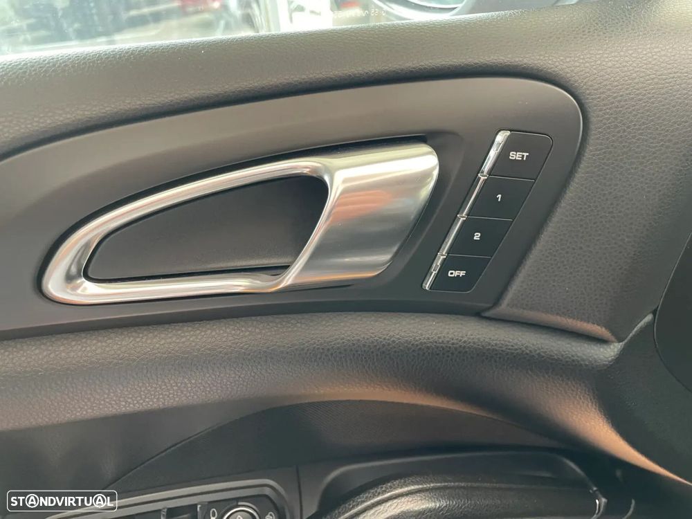 Porsche Cayenne - 10