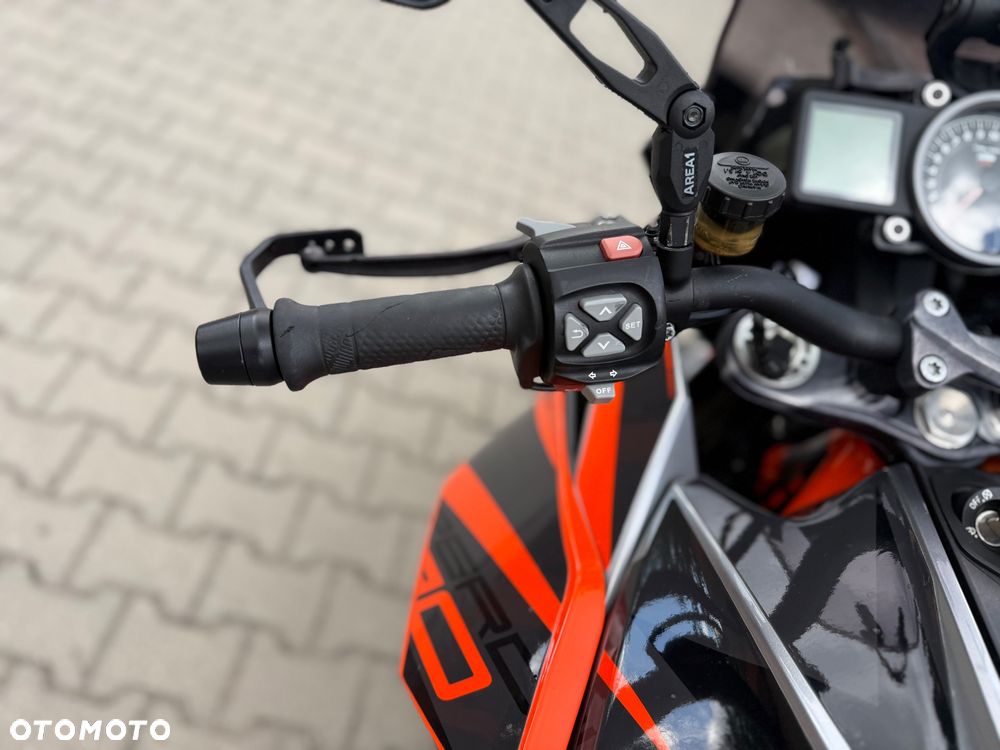 KTM Super Duke - 23