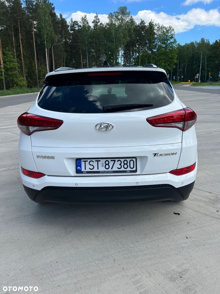 Hyundai Tucson 1.7 CRDI BlueDrive Style 2WD - 2