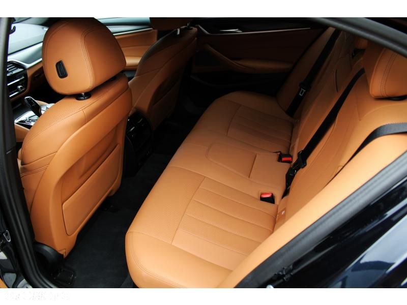 BMW Seria 5 530e xDrive sport - 13