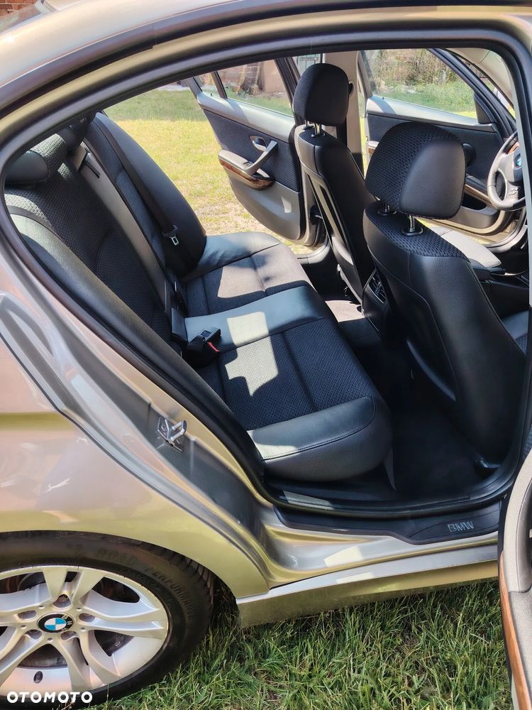 BMW Seria 3 318i - 15
