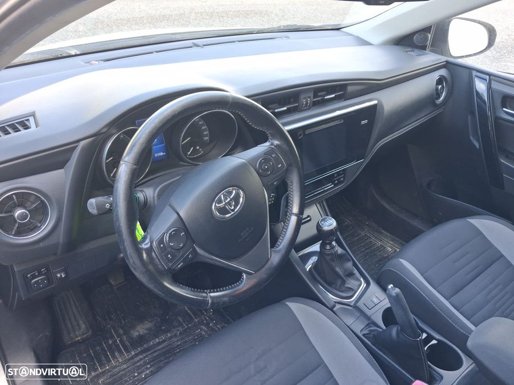 Toyota Auris Touring Sports 1.4 D-4D Comfort - 27