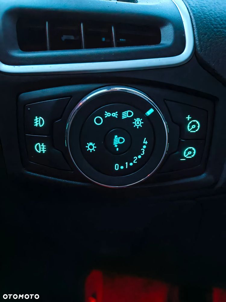 Ford Focus 1.6 EcoBoost Titanium - 17