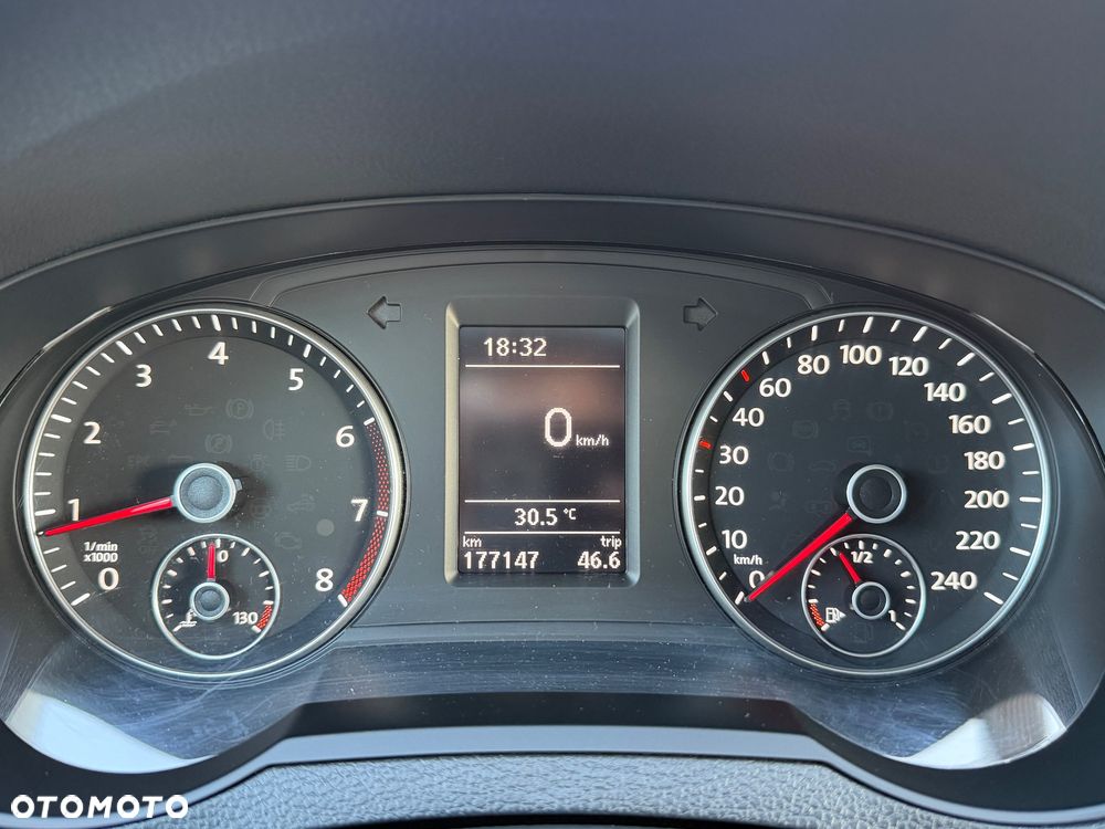 Volkswagen Sharan - 23