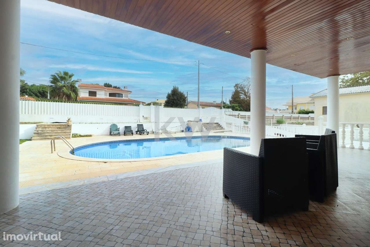 Moradia Marisol - T4+2 431 m2 de área coberta implantada num terreno - Grande imagem: 5/48